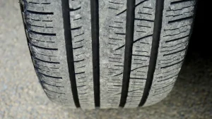 Snow-Doubled Braking: Laser Tread Scanner Catches Worn Tires Early