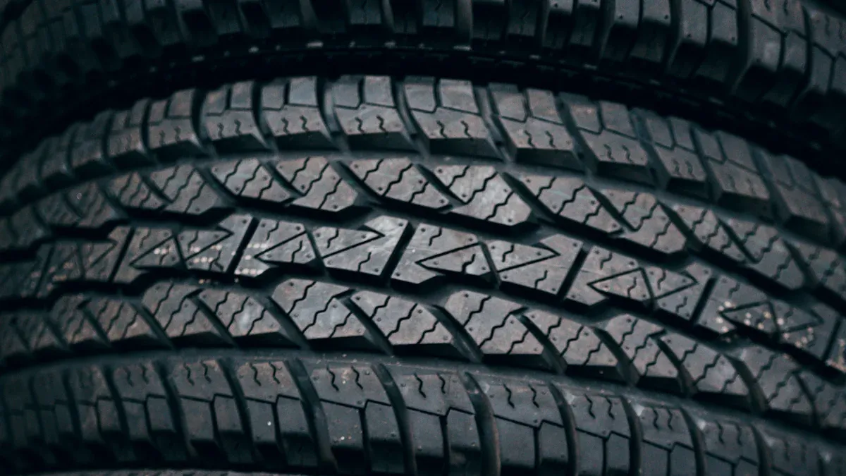 Unpacking Performance A Comprehensive Review of Heavy-Duty Truck Tires