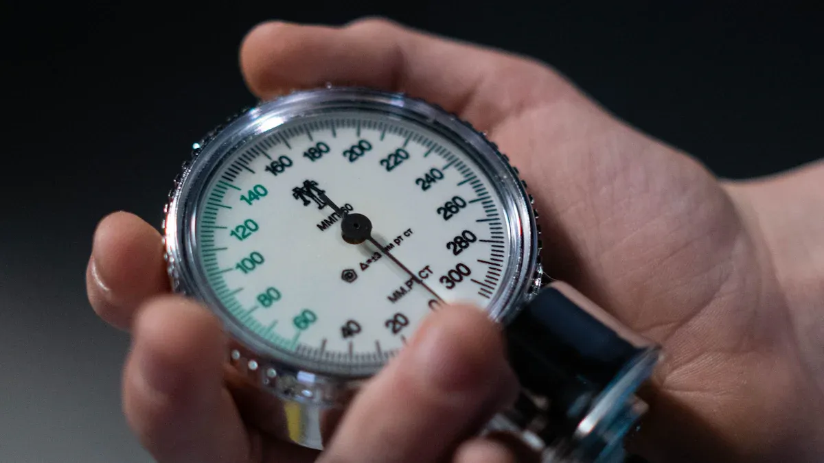 Digital vs. Analog: A Trucker'
                style=